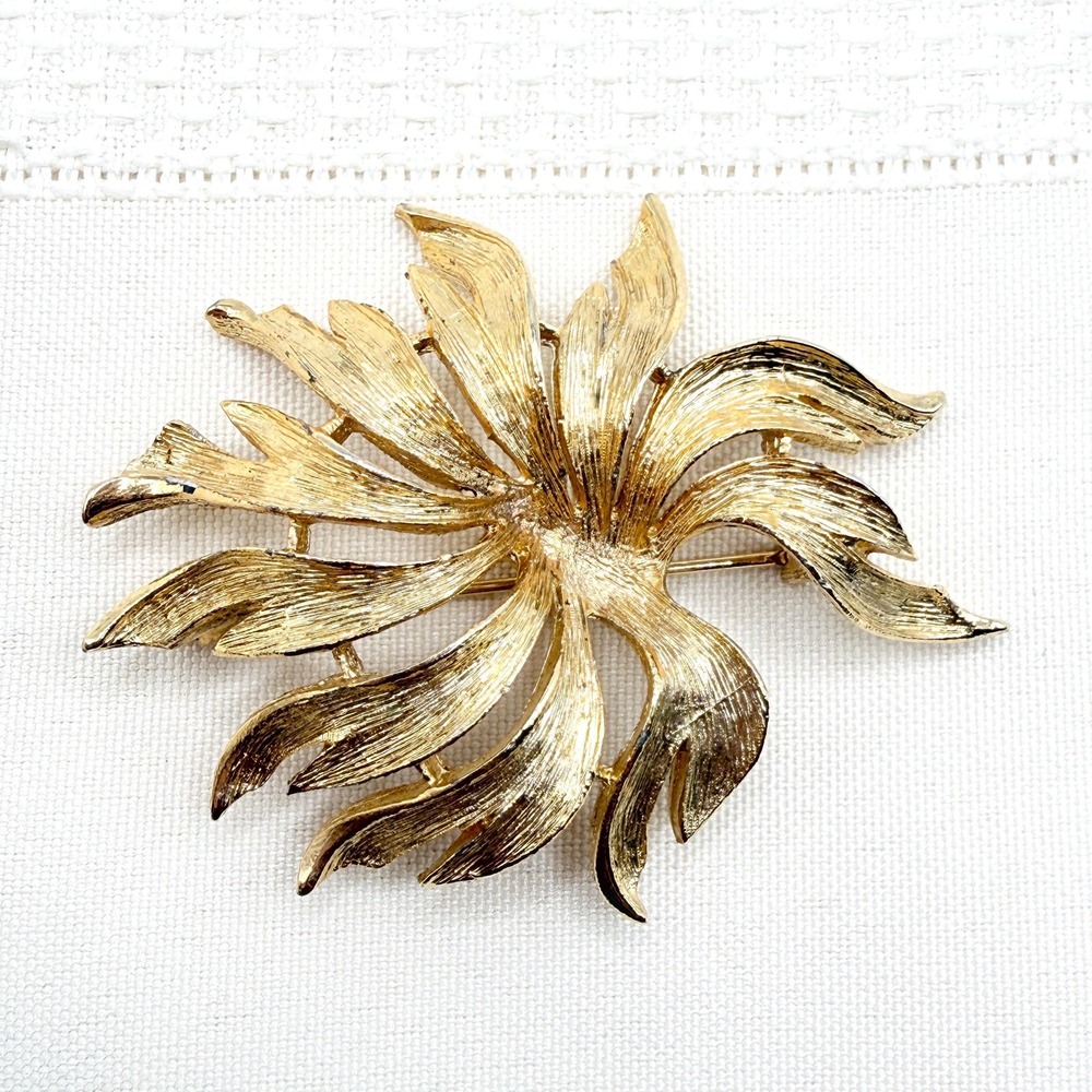 Vintage Retro Gold Tone Leaf Feather Spray Brooch